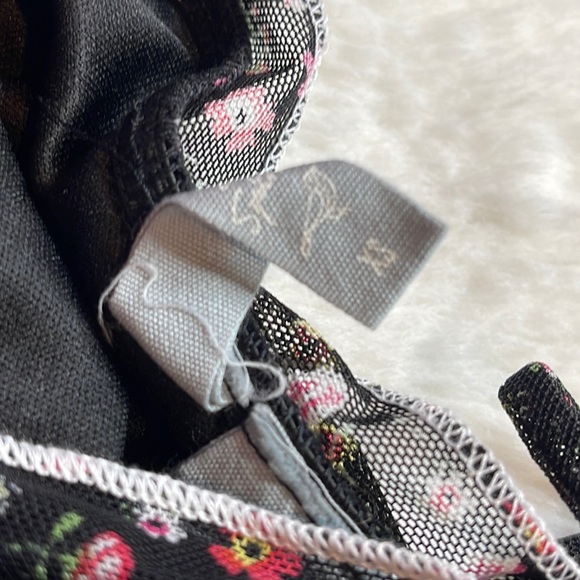 Sky and Sparrow Crop Top - SIZE: XS - Picture 2 of 3